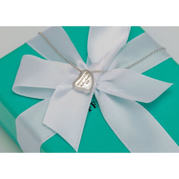 Tiffany & Co. Elsa Peretti Vintage Full Heart Necklace in Silver on a 16" Chain - Picture 2 of 6